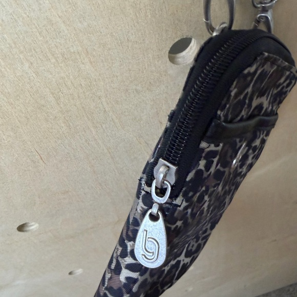 Baggallini Arlington Mini Crossbody Tan and Black Cheetah Print - Picture 5 of 9